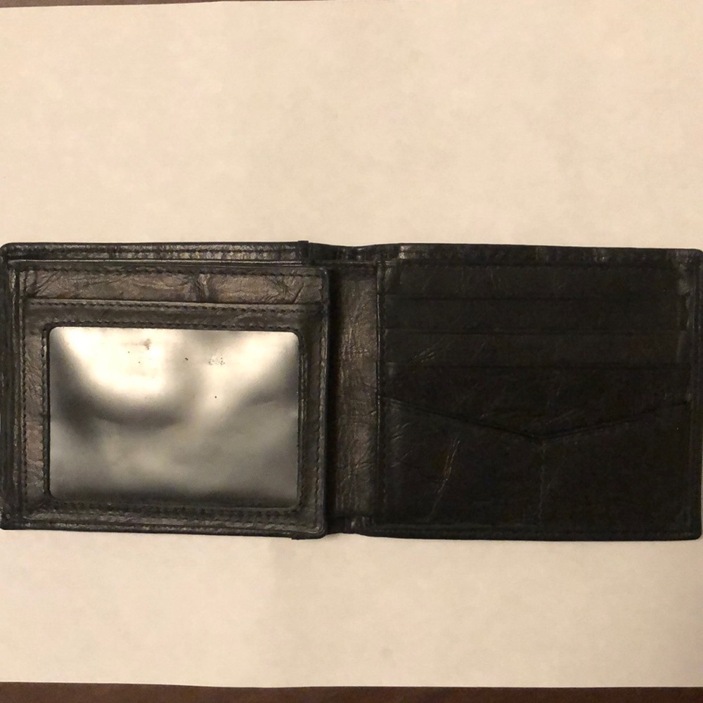 Fossil wallet